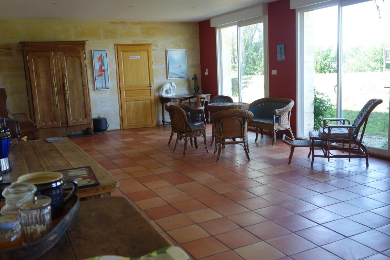 Chateau D'Esther Hotel Saint-Loubes Exterior photo